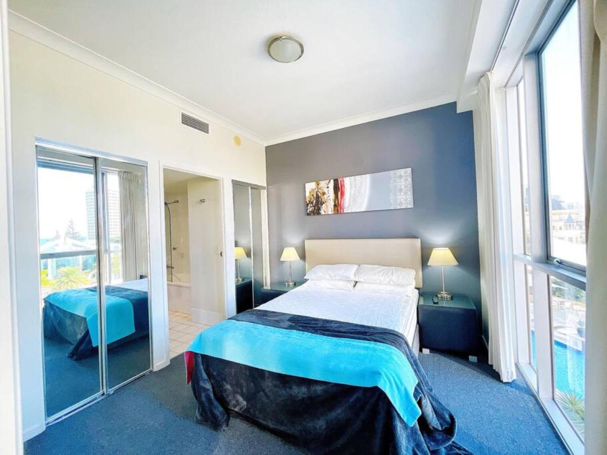 Prime Location 2bd Serviced At Surfers Paradise Apartment *