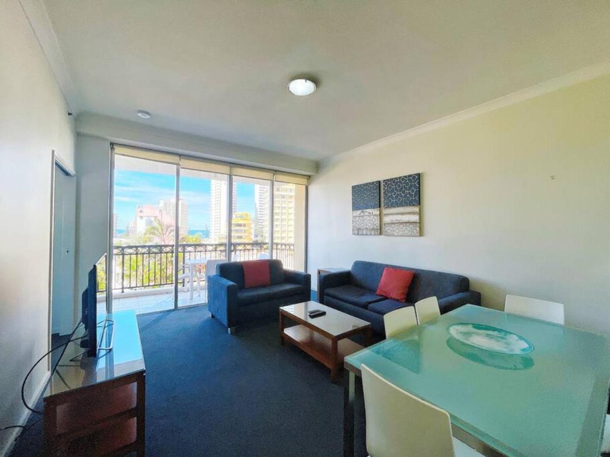 Apartment Prime Location 2bd Serviced At Surfers Paradise