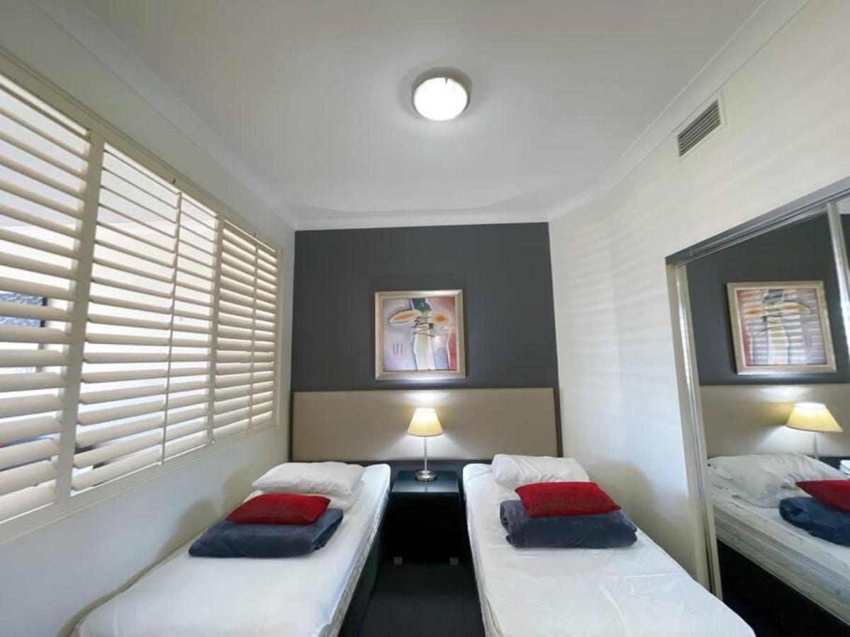 Apartment Prime Location 2bd Serviced At Surfers Paradise *