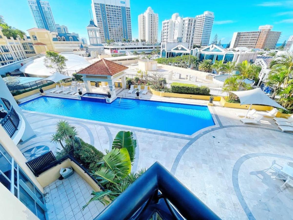 Prime Location 2bd Serviced At Surfers Paradise Apartment