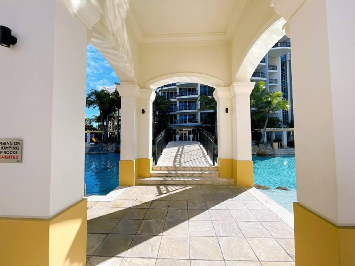 Prime Location 2bd Serviced At Surfers Paradise *