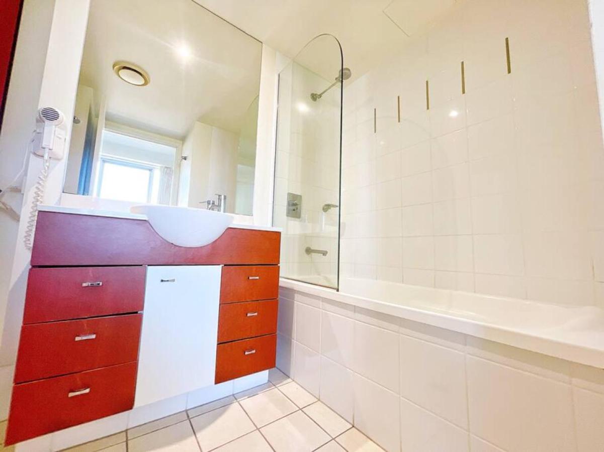 Prime Location 2bd Serviced At Surfers Paradise Gold Coast